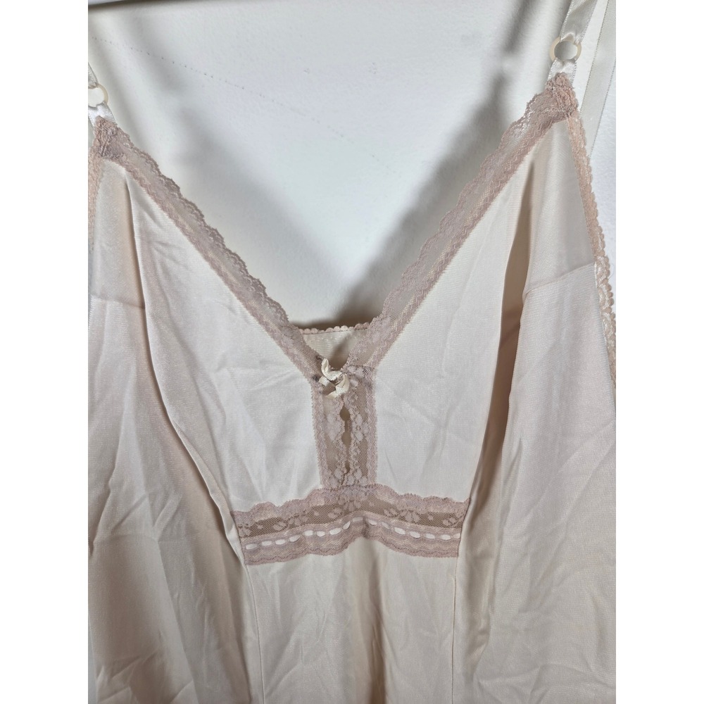 Vintage Sears Beige Lace Trim Full Slip Anti Cling Nylon Size 34 Average Length - Picture 4 of 9